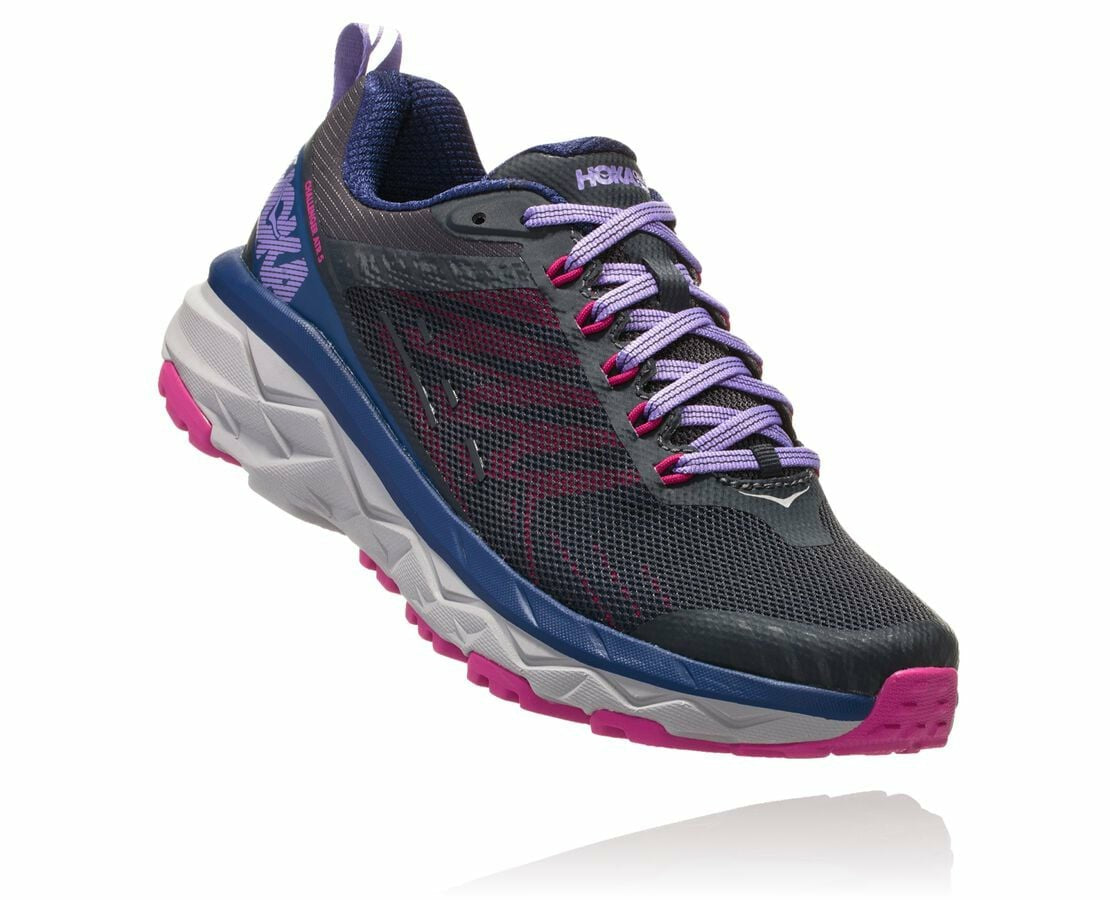 Women's Challenger ATR 5 Ebony / Very Berry