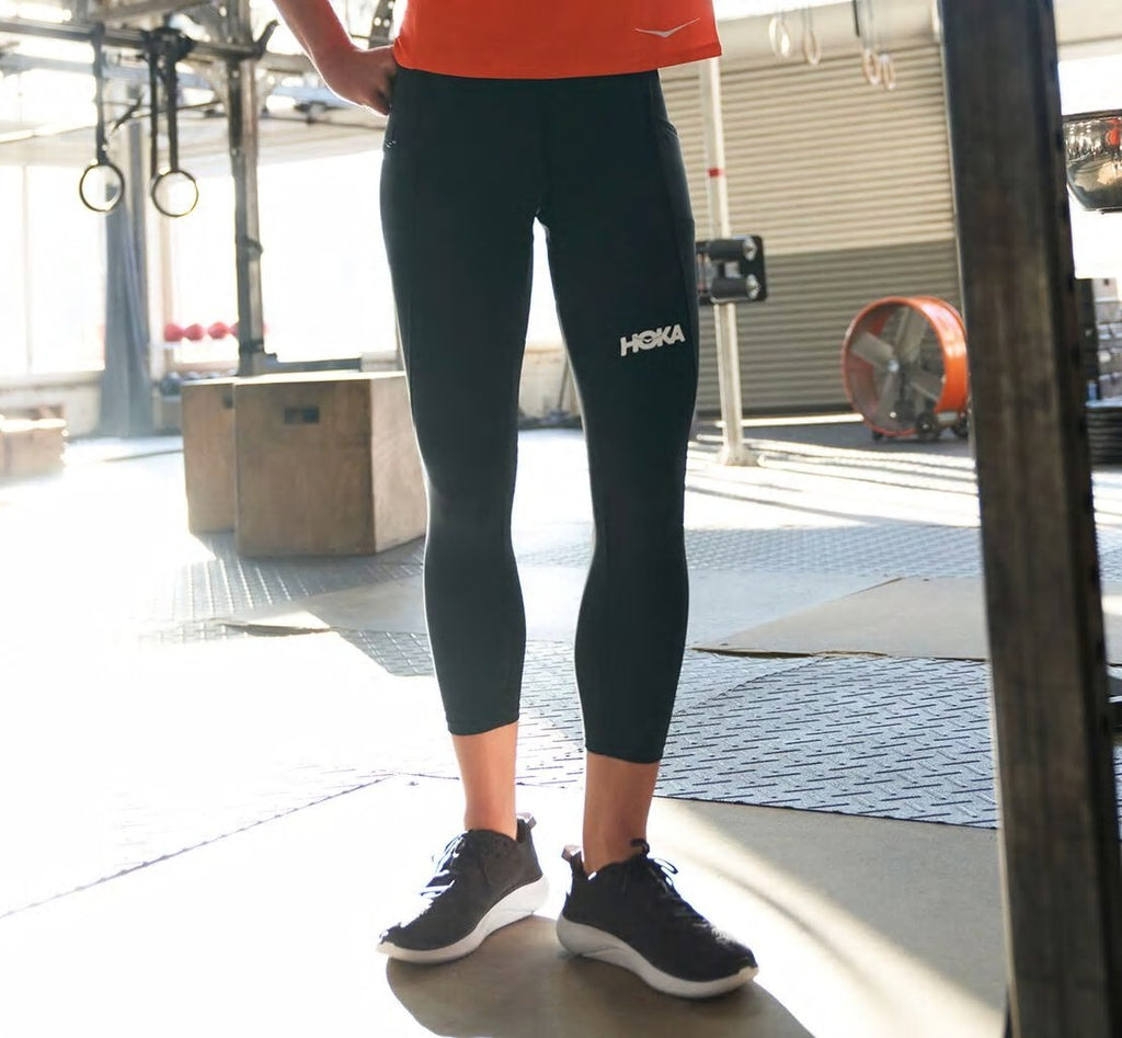 Women's Performance Crop Tight Black